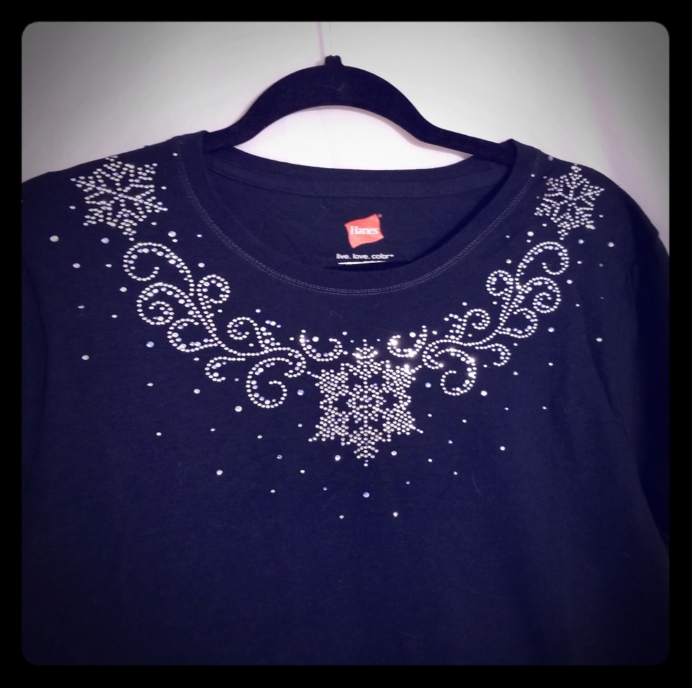 New Women's snowflake bling T-shirt